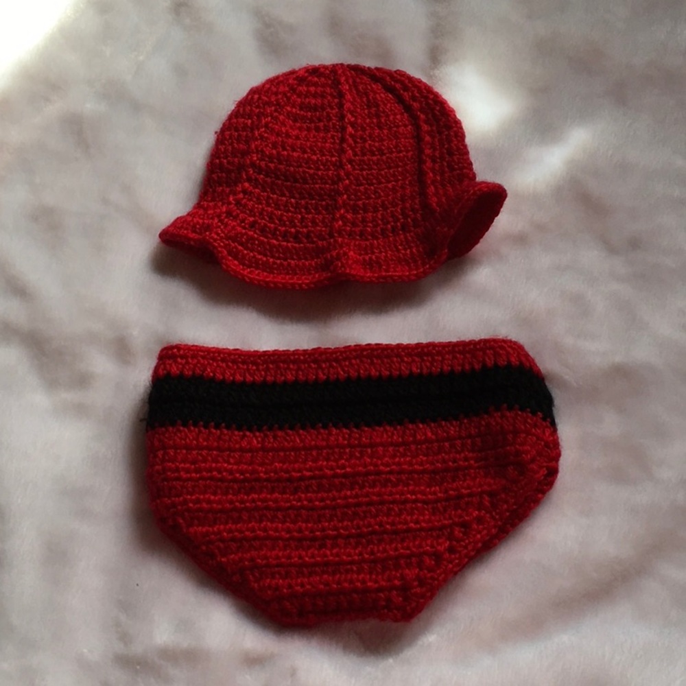 NWOT Hand Crocheted Firefighter Newborn Photo Prop - Picture 3 of 3